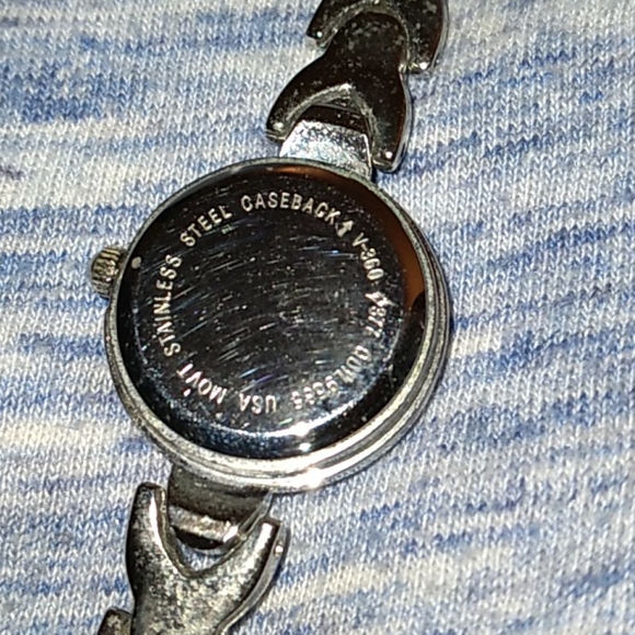 Dolphin Watch - Picture 4 of 4